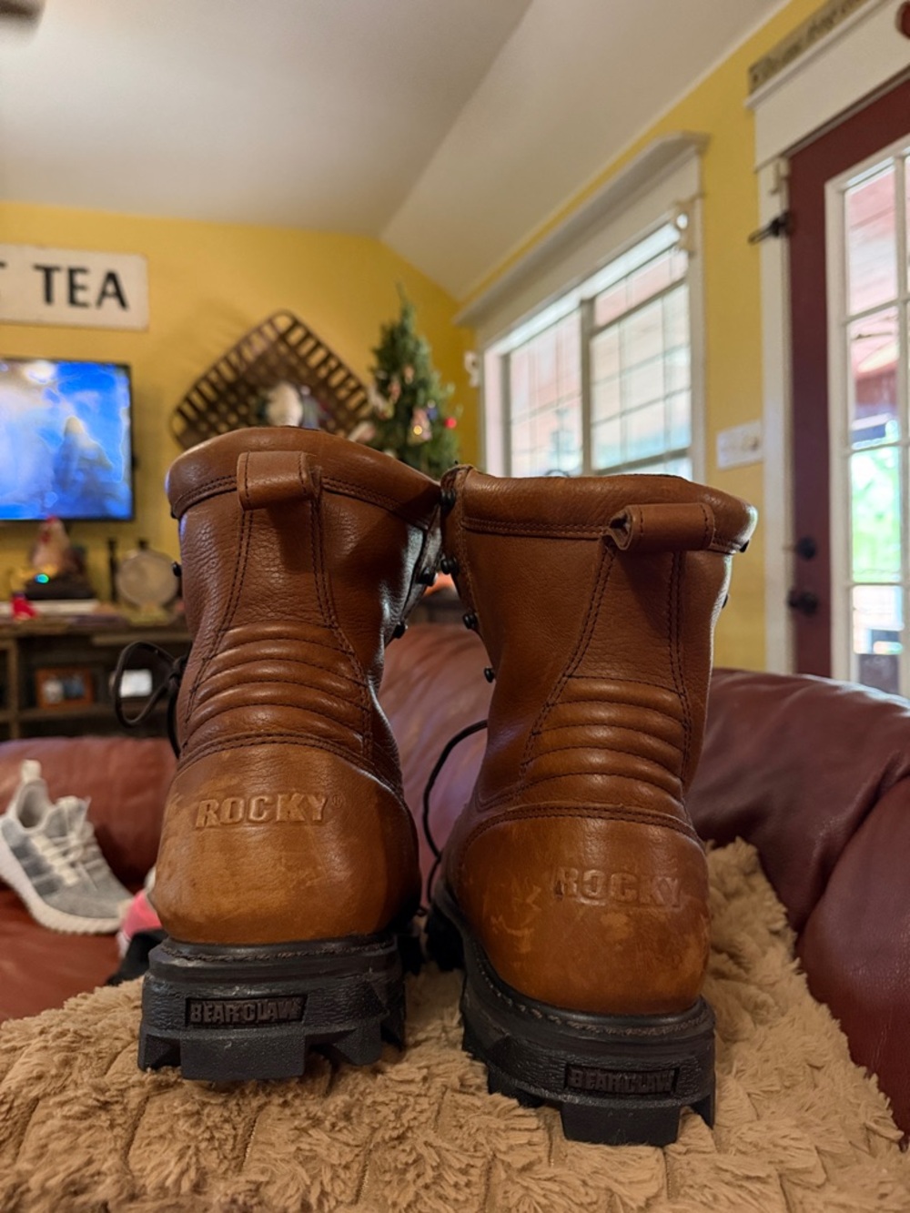 Rocky Men's Brown Leather Work Boots with insulation and steel toe tip. - Picture 6 of 13